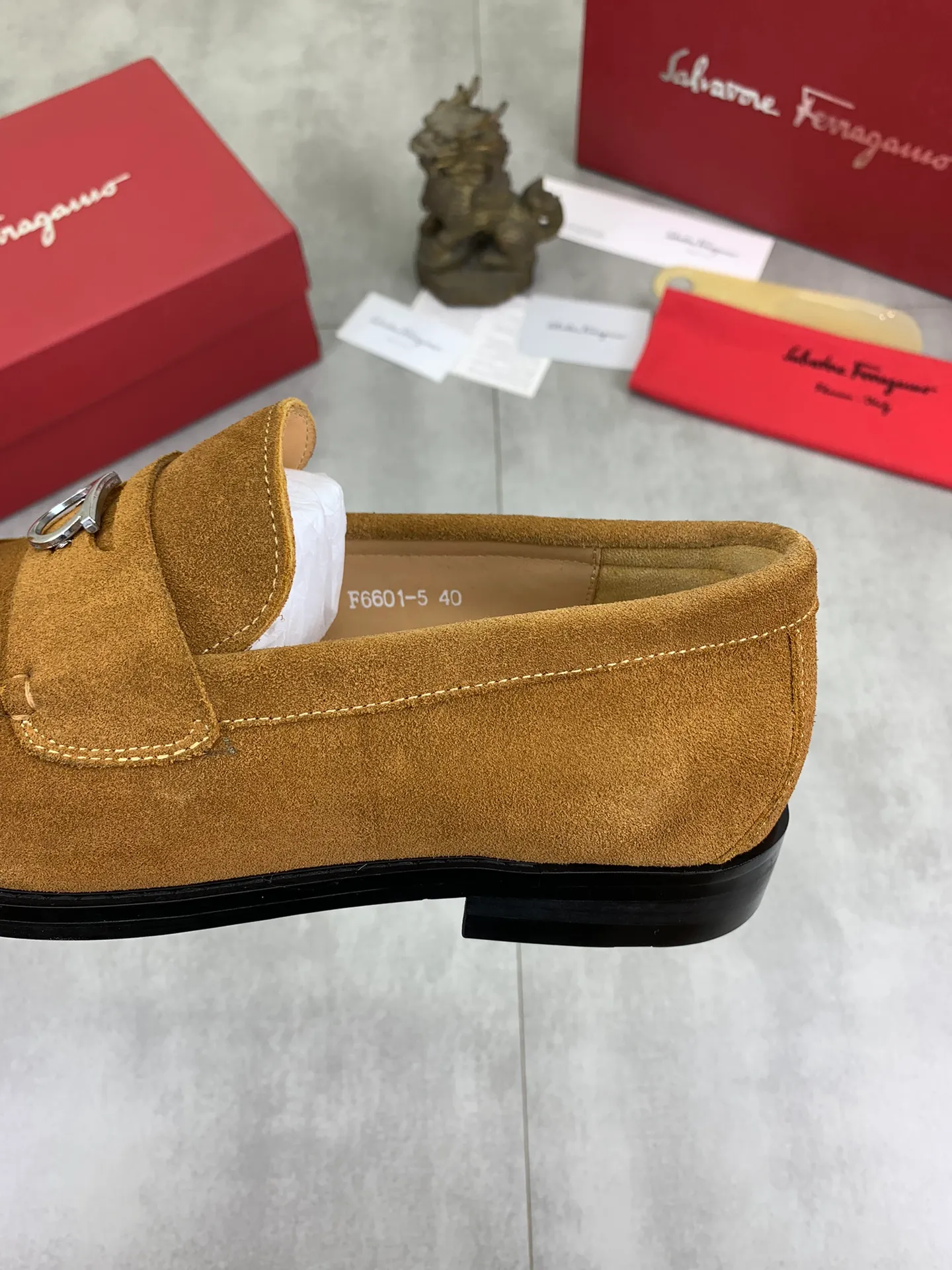 Men's Men's Shoes 💰P460💰[New Style] Water-dyed Niuli 🆘[Salvatore Ferragamo] Ferragamo's latest casual business leather shoes for men! Available at counters simultaneously! The fabric is made of specially imported original calfskin, the lining is made of imported water-dyed cowhide, and the original combination outsole is absolutely luxurious and leads the fashion trend. Matching code: 38-45; black or blue optional